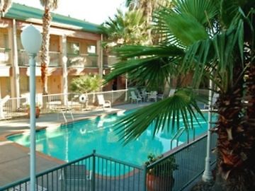 Econo Lodge Inn And Suites Eagle Pass Zewnętrze zdjęcie